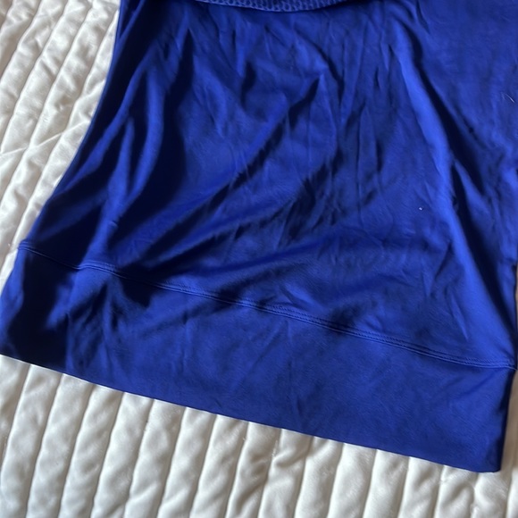 Lightweight running Nike long sleeve with hood - Picture 4 of 8